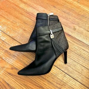 Michael Kors black and signature booties 8.5 NWOT